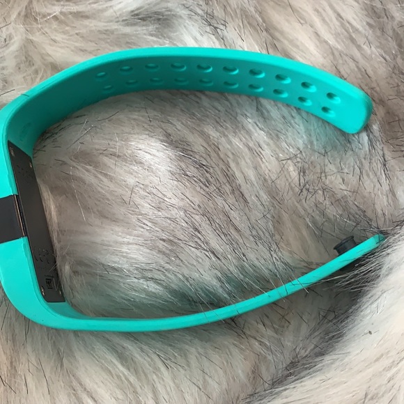 EDI Fitness and Activity Tracker - Picture 9 of 16